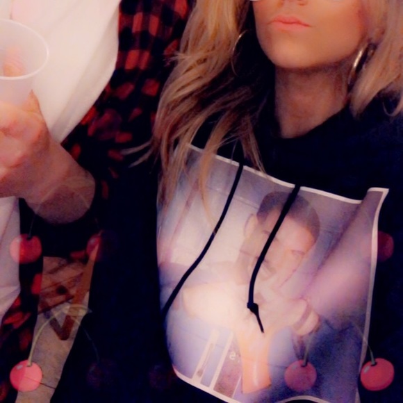 SOLD ON DEPOP - Black Hoodie - Yours Truly🔥🔥 - Picture 2 of 3